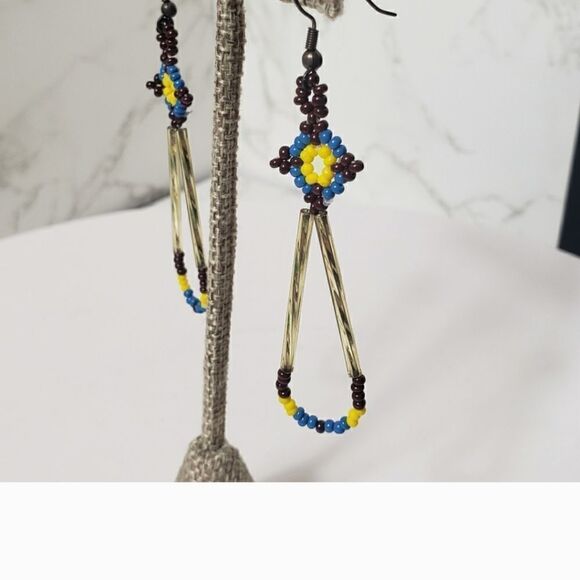 ARTISAN NATIVE AMERICAN Beaded Dangle French Hook Earrings - Picture 2 of 5